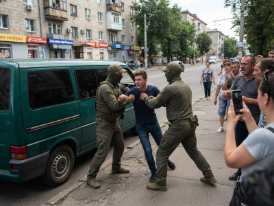 Бунт во Львове: курсанты МВД перешли на сторону горожан