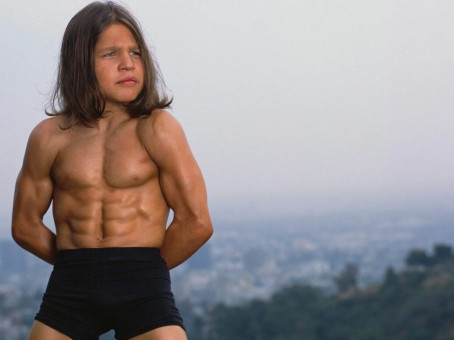 Трагическая судьба самого сильного ребенка 2000-х