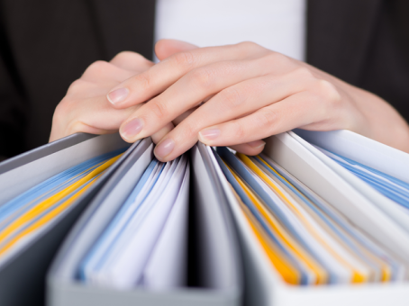 Какие документы стоит хранить, а какие давно пора выбросить?