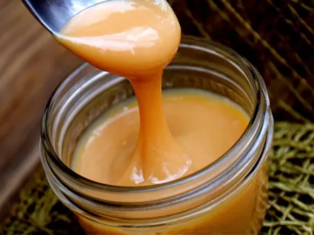 Вот что будет с организмом, если съесть банку сгущенки