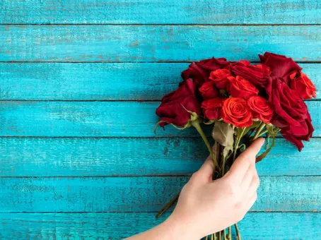 Почему нельзя дарить четное количество цветов