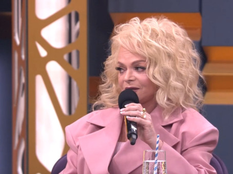 Люди массово покинули фестиваль, когда вышла Лариса Долина