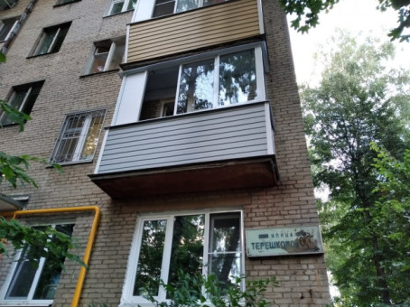 Штраф 10 000 рублей: за какие балконы в апреле начнут наказывать россиян