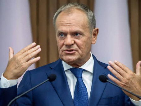 Туск рассказал о сигнале от Зеленского после скандала во Львове