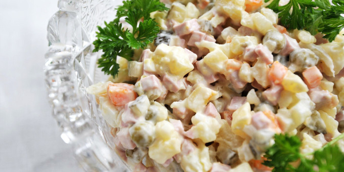 Стало известно о вреде соленых огурцов в «Оливье»