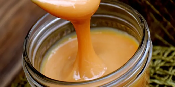 Вот что будет с организмом, если съесть банку сгущенки