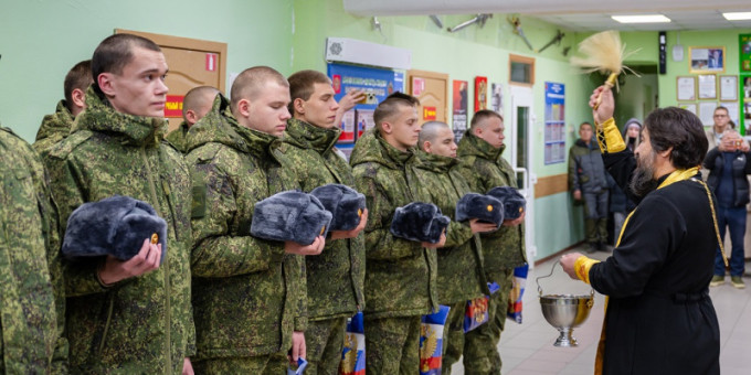 Кому из призывников разрешили не являться в военкомат