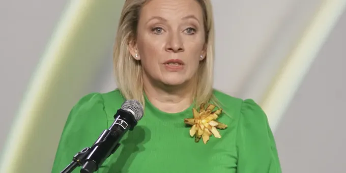 «Он раб»: Захарова указала Мерцу его истинное место